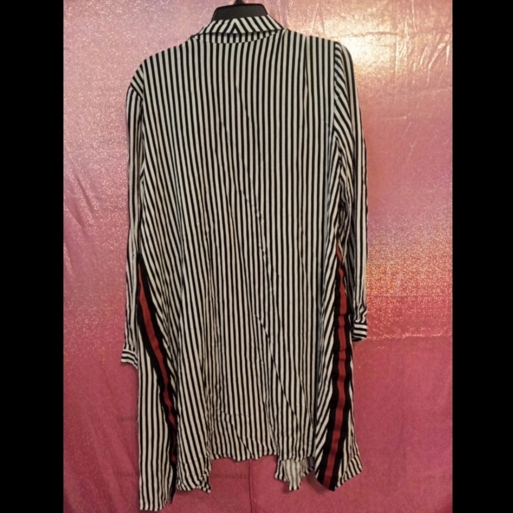 Black and White Striped Long Shirt - Picture 13 of 14